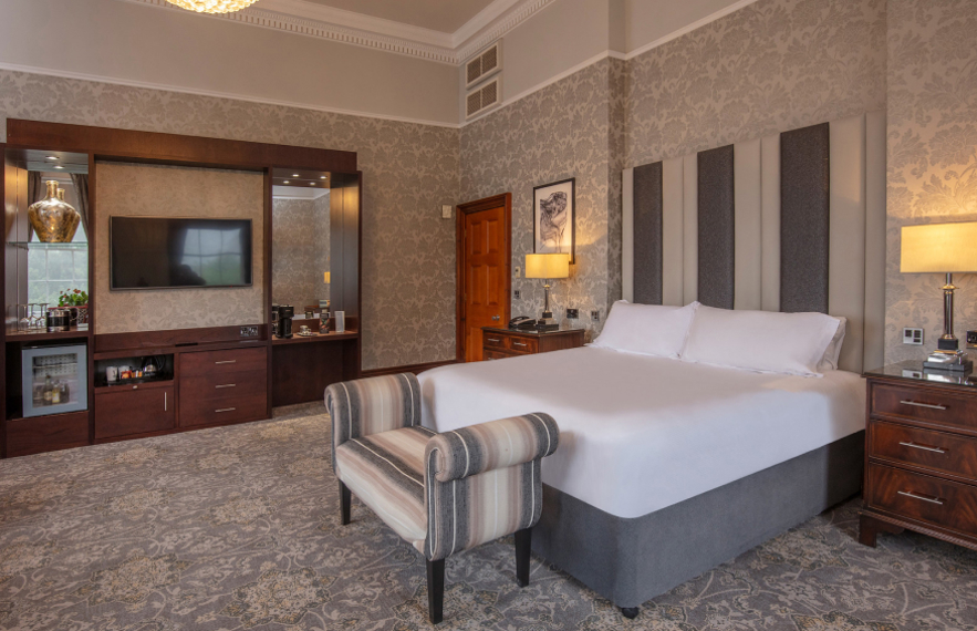 Oultonhall Roomsrichmondcastle Carousel Desktop 06