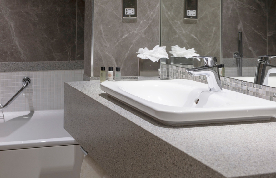 Oultonhall Roomsdeluxefamily Carousel Desktop 03