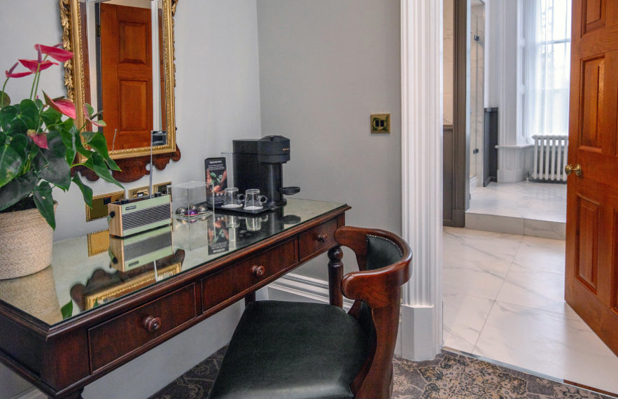 Oultonhall Roomsknaresboroughcastlesuite Carousel Desktop 06