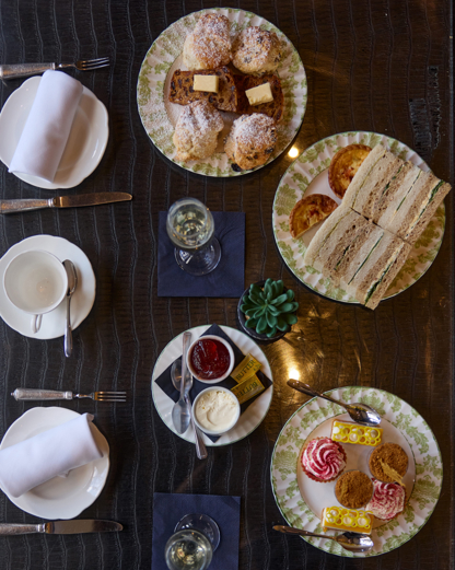 Oultonhall Homepage Socialsharing Desktop 01