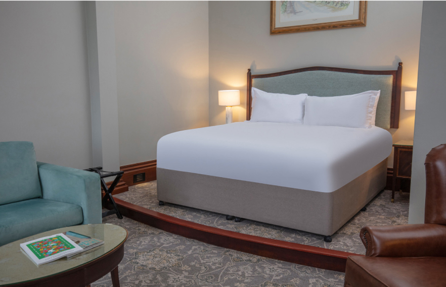 Oultonhall Roomsjuniorsuite Carousel Desktop 05