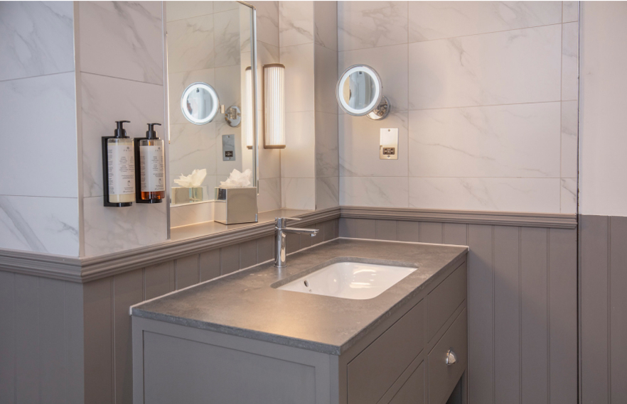 Oultonhall Roomsjuniorsuite Carousel Desktop 02